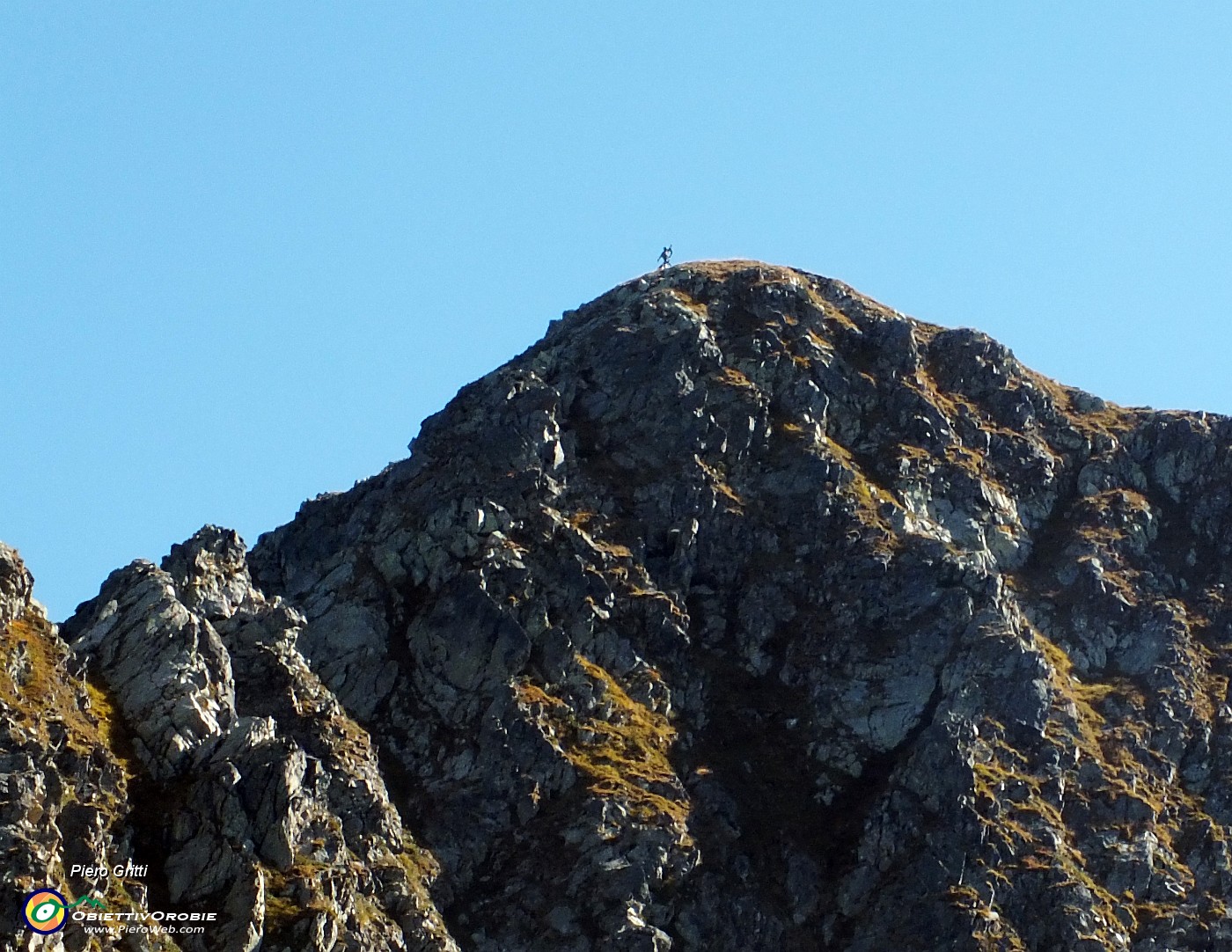 71 Zoom su Cima Cadelle, vesrante nord.JPG